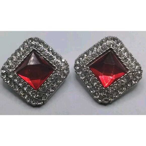 Vintage Earrings Clip Diamond Shape Red Glass Rhinestones Silvertone Statement - Picture 2 of 8